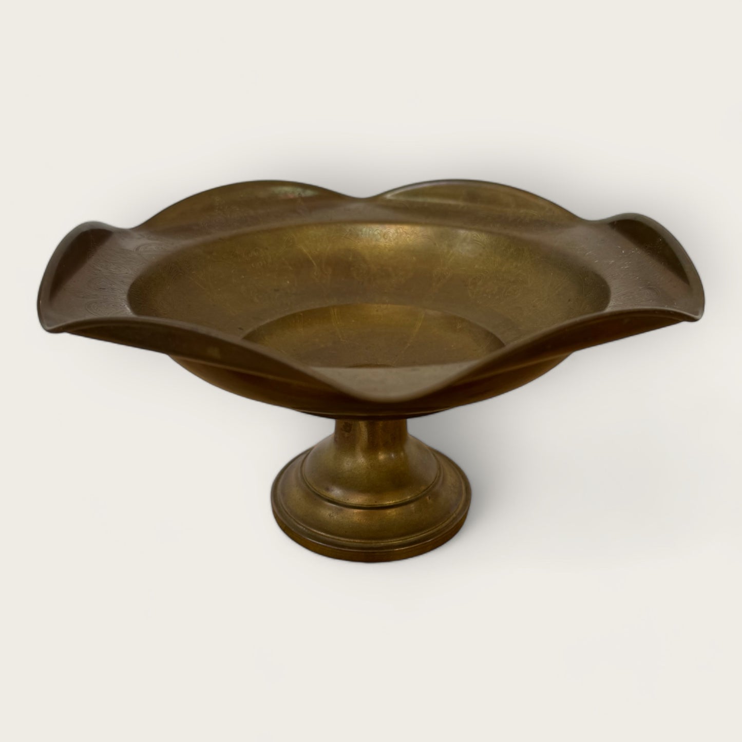 Ruffle Pedestal Dish